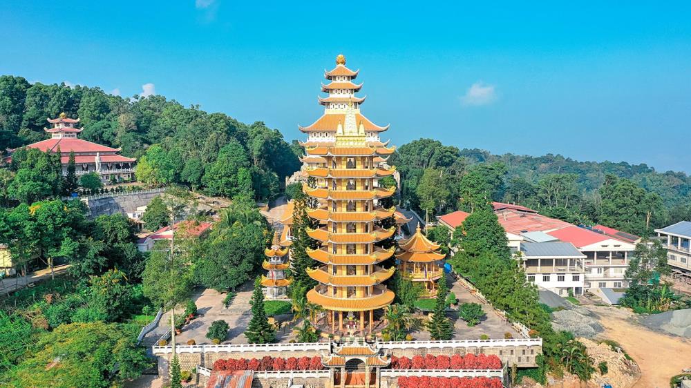 Chùa Vạn Linh Núi Cấm