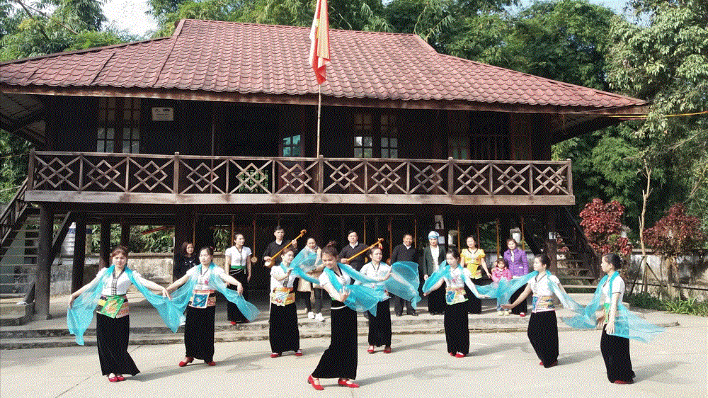 Bản Vàng Pheo