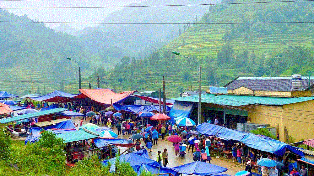 Chợ Mường Hum