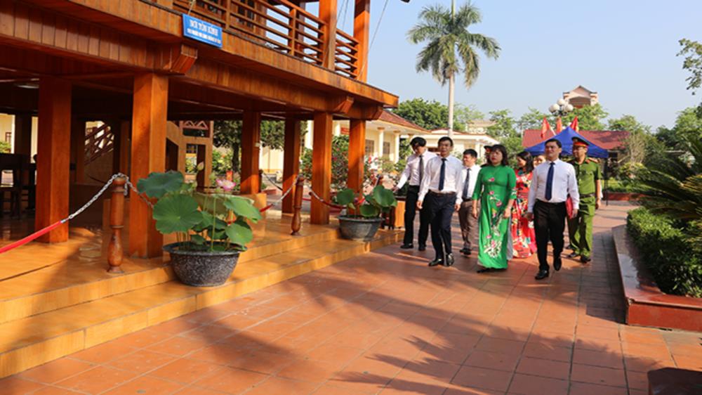 Khu tưởng niệm Chủ tịch Hồ Chí Minh