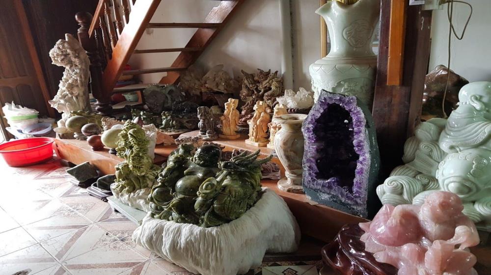 Chợ đá quý Lục Yên