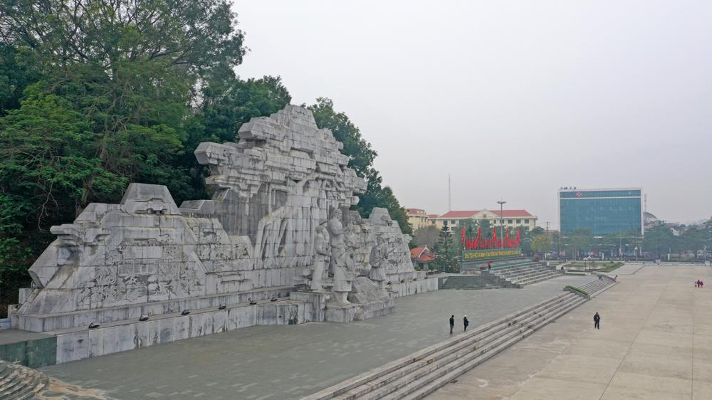 Quảng trường Nguyễn Tất Thành Tuyên Quang