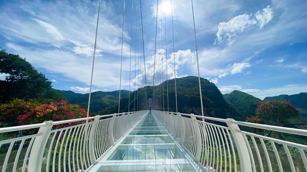 Cầu kính Bạch Long Mộc Châu