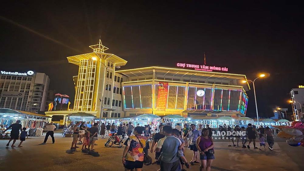 Phố đi bộ Trần Phú Móng Cái