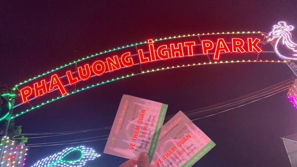 Công viên ánh sáng Pha Luông