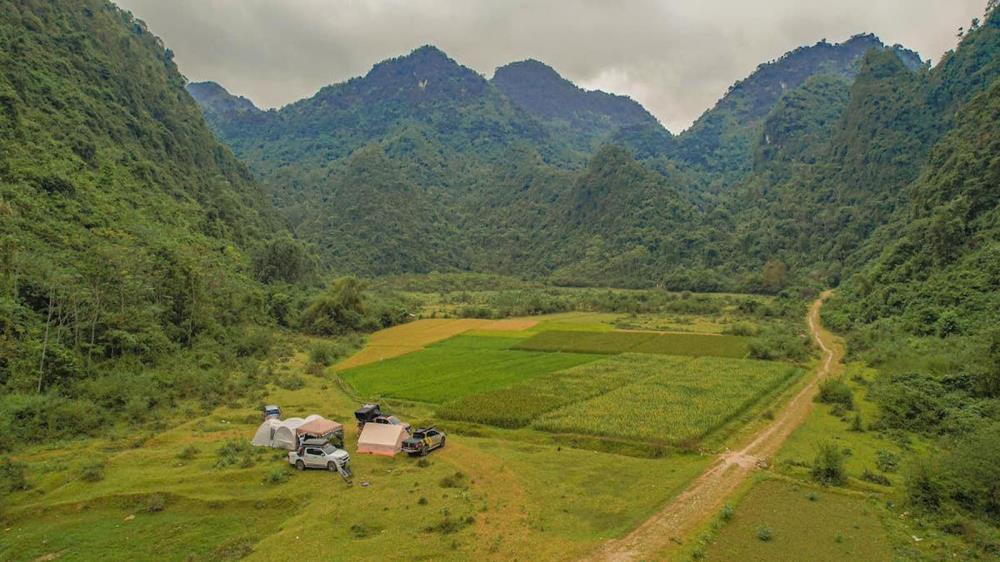 Hang Thẩm Khách