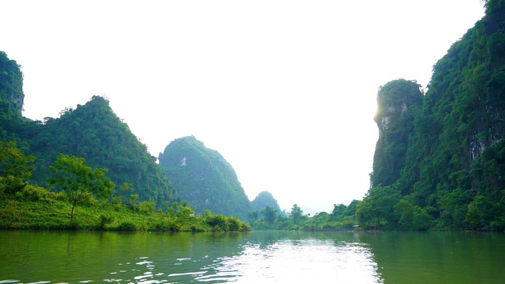 Hồ Pác Mỏ