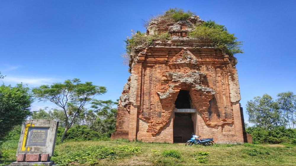 Tháp Thủ Thiện Bình Định