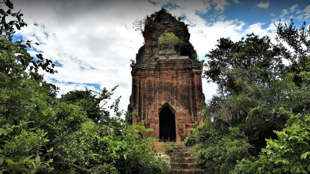 Tháp Phú Lốc Bình Định
