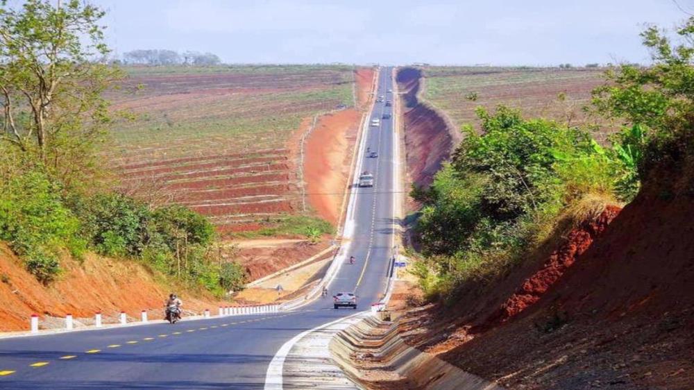 Con đường dốc đứng Gia Lai