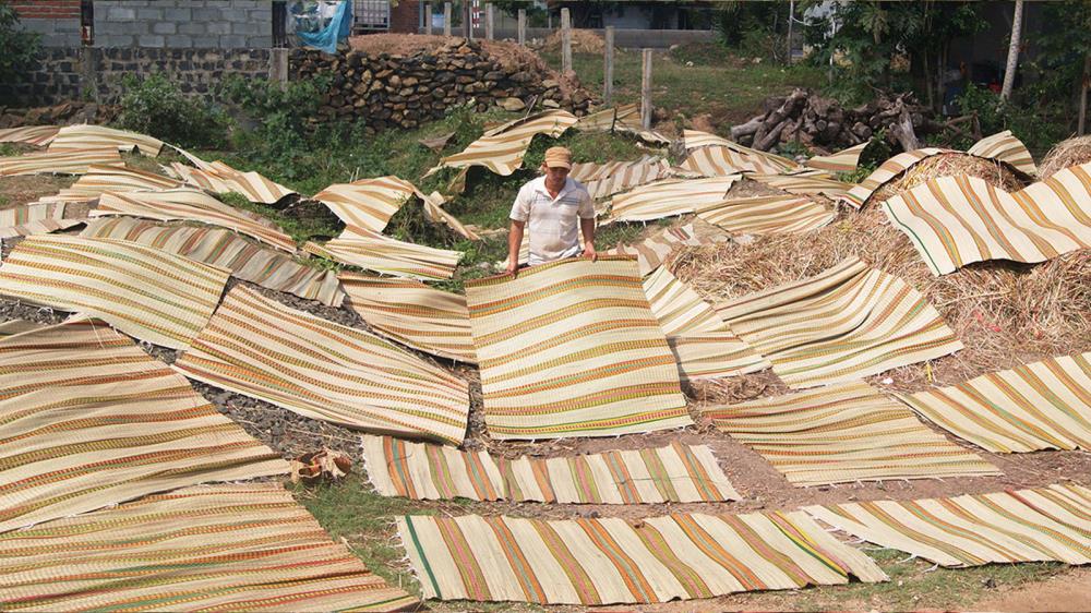 Làng nghề dệt chiếu cói Phú Tân Phú Yên