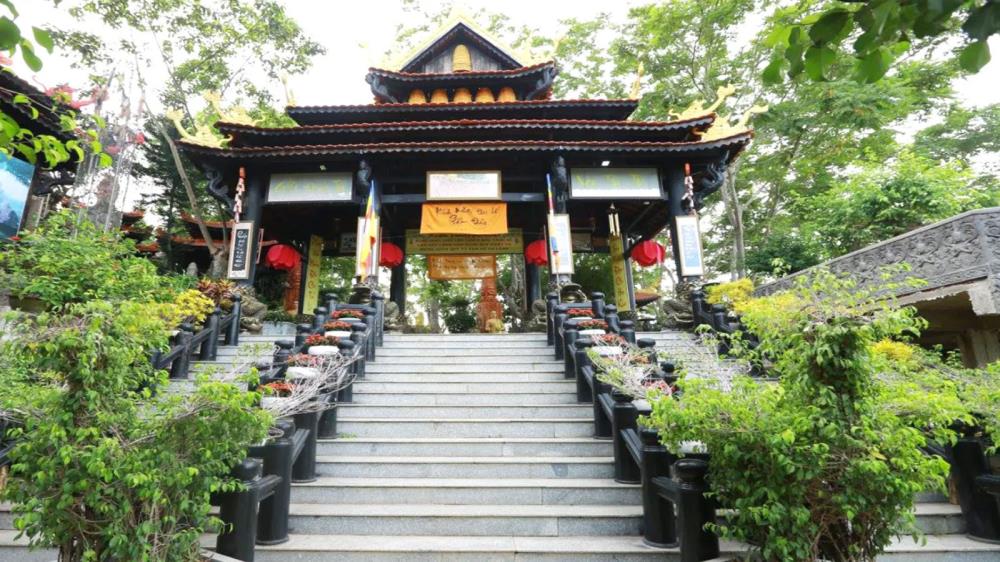 Pháp viện Thánh Sơn Khánh Hoà