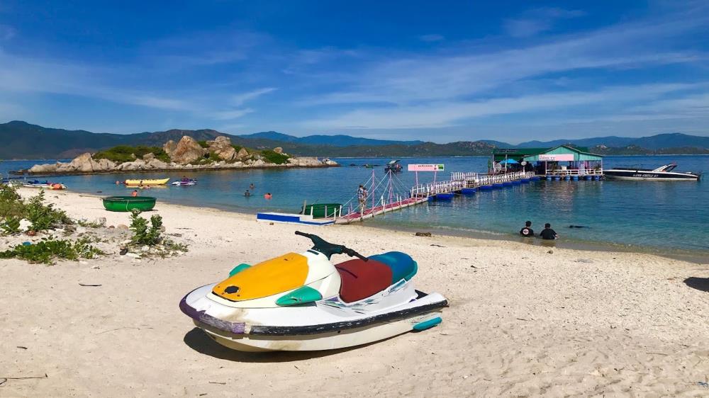 Bãi Nhà Cũ Nha Trang