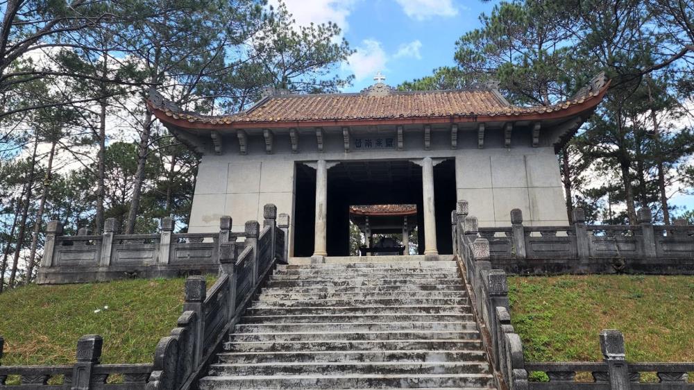 Lăng Nguyễn Hữu Hào Đà Lạt