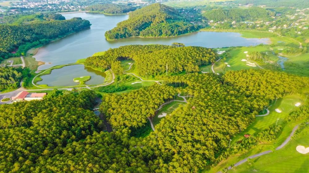 Sân golf Tràng An Ninh Bình