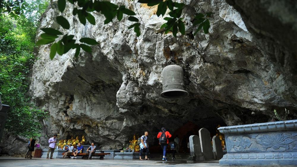 Chùa Am Tiên Ninh Bình