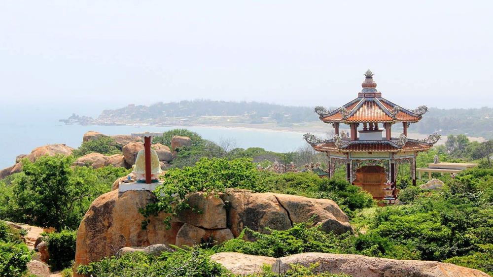 Chùa Hang Bình Thuận