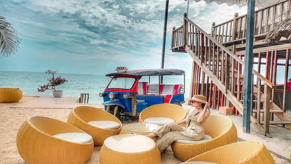 Chameleon Beach Bar Phan Thiết