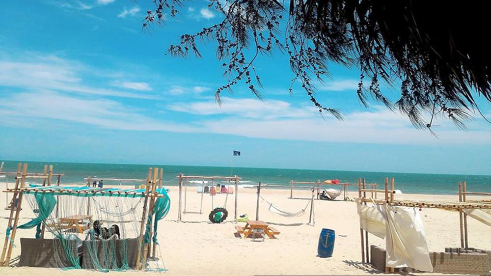 Bãi tắm Cam Bình Phan Thiết