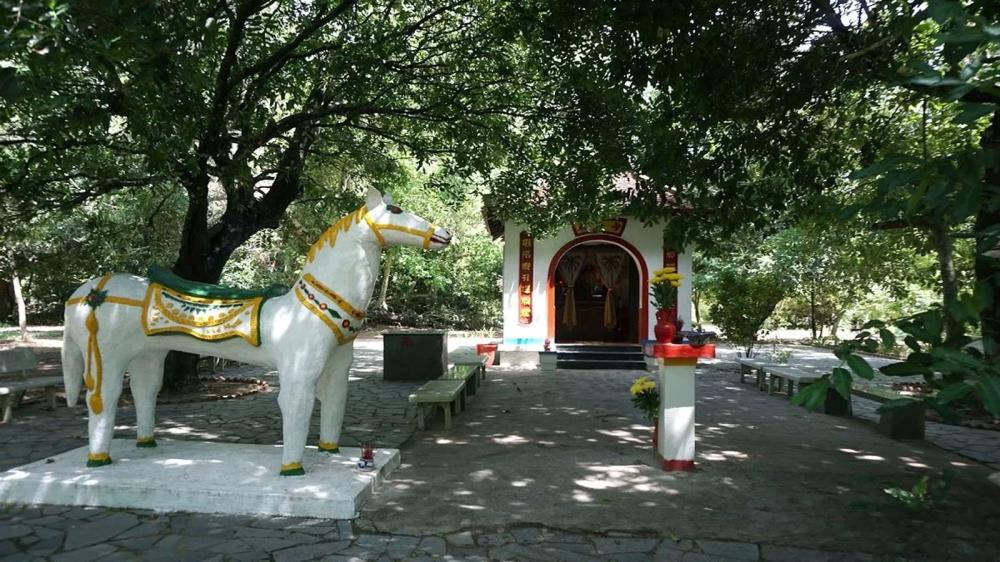 Miếu Cậu Hoàng Tử Cải Côn Đảo