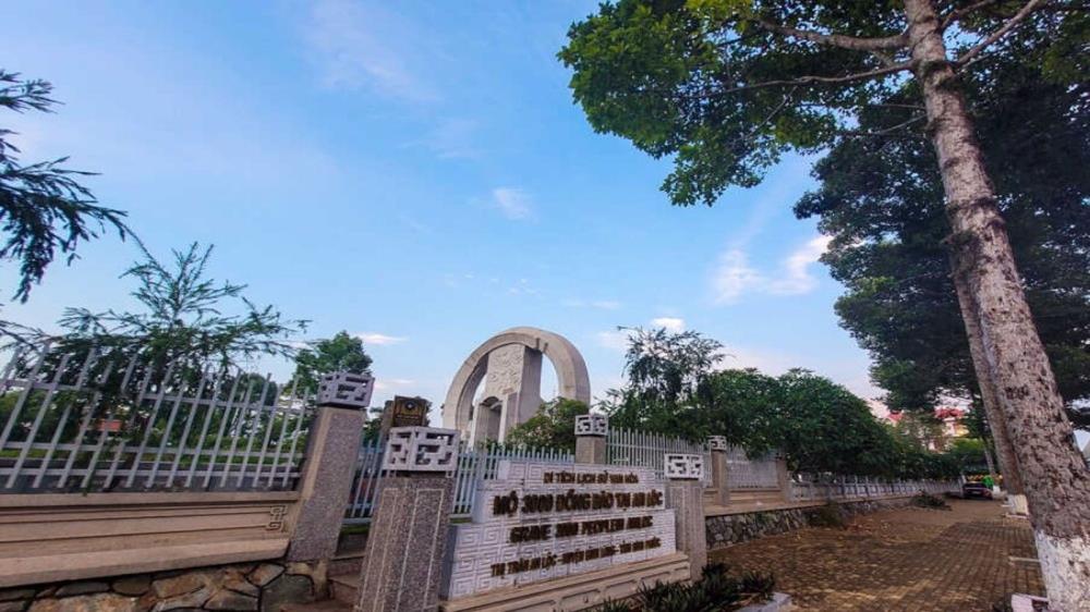 Khu di tích Mộ 3000 Bình Phước