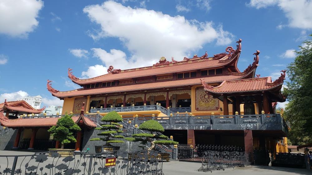 Chùa Việt Nam Quốc Tự TP Hồ Chí Minh