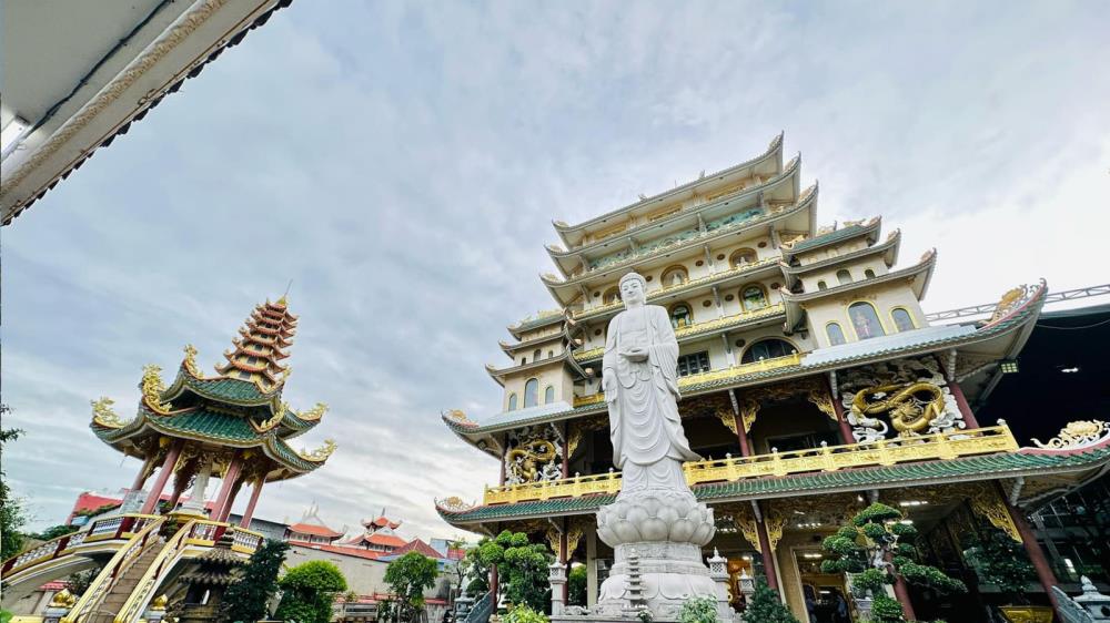 Chùa Vạn Đức TP Hồ Chí Minh