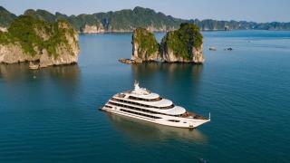 Du thuyền Scarlet Pearl Cruises Hạ Long
