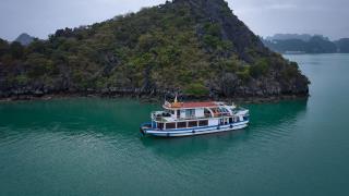 Cát Bà - Đón Bình Minh Vịnh Lan Hạ Buổi Sáng Royal Lotus Cruise