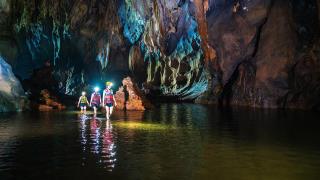 Quảng Bình - Đồng Hới - Động Thiên Đường - Động Phong Nha - Sông Chày - Hang Tối - Vườn Thực Vật 2 Ngày 1 Đêm