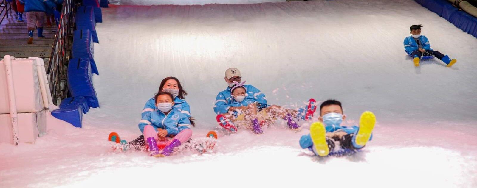 Khu vui chơi Snow Town Sài Gòn