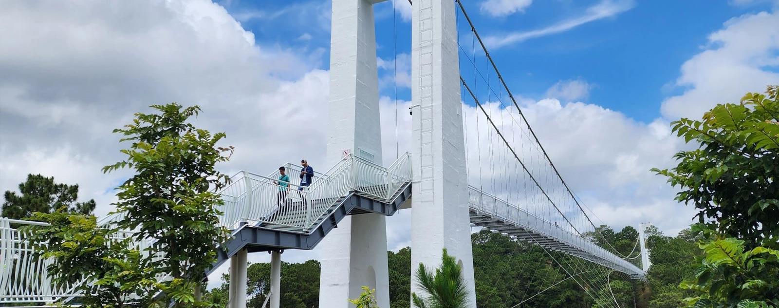 Cầu đáy kính Đà Lạt