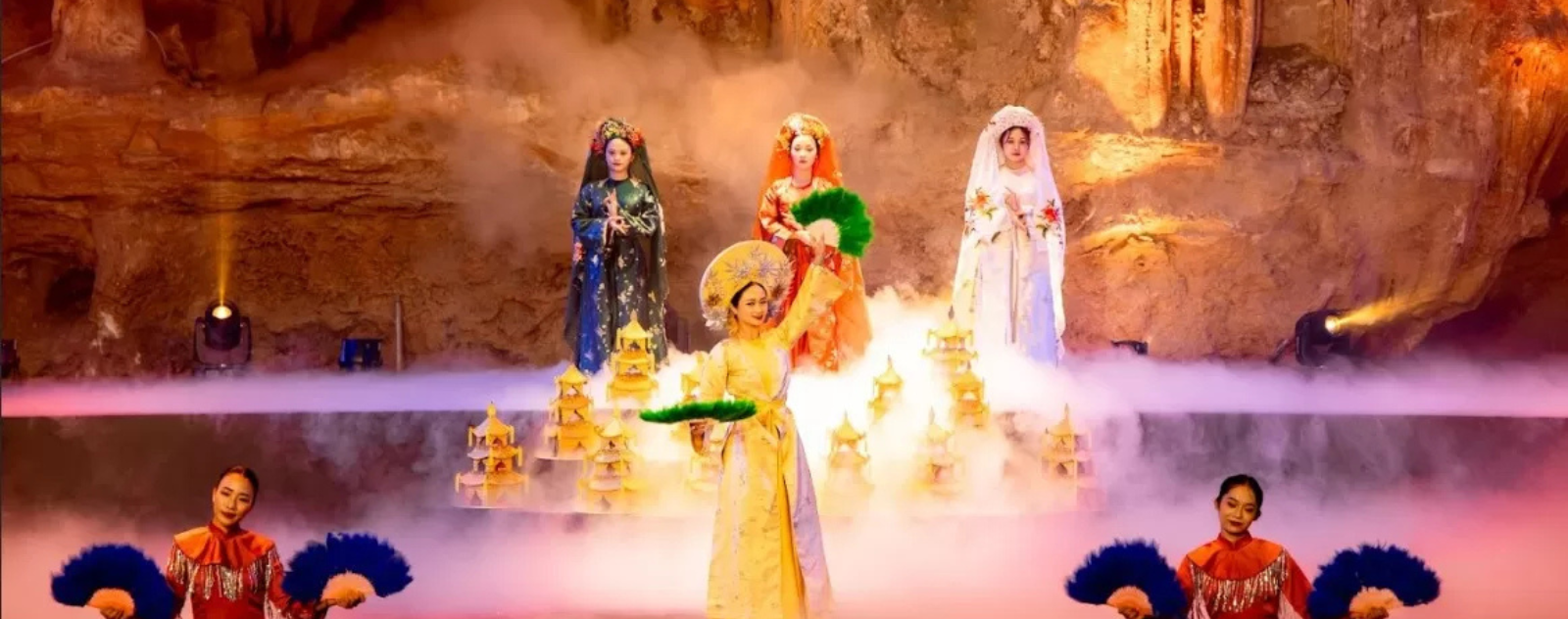 Dragon Pearl Cave - Hang Ngọc Rồng