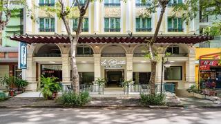 Khách sạn La Bonita Hotel and Apartments Sài Gòn