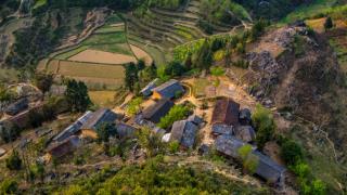 Lô Lô Chải có gì hấp dẫn? Ngôi làng cổ yên bình dưới chân cột cờ Lũng Cú