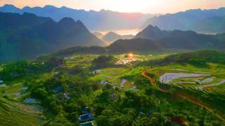 Du lịch Pù Luông tháng 5 có gì hấp dẫn? Mùa ruộng bậc thang xanh mướt giữa núi rừng