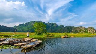 Du lịch Ninh Bình tháng 8: Mùa xanh mướt non nước và vẻ đẹp yên bình cuối hè