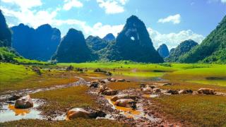 Du lịch Cao Bằng tháng 4: Đầu hè mát mẻ và vẻ đẹp núi rừng xanh mướt