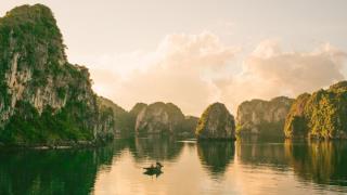 Du lịch Hạ Long tháng 5: Biển xanh vào mùa đẹp, khởi đầu cao điểm du lịch hè