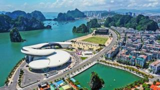 Du lịch Hạ Long tháng 9: Giao mùa dễ chịu, vịnh biển yên bình và trải nghiệm thư giãn